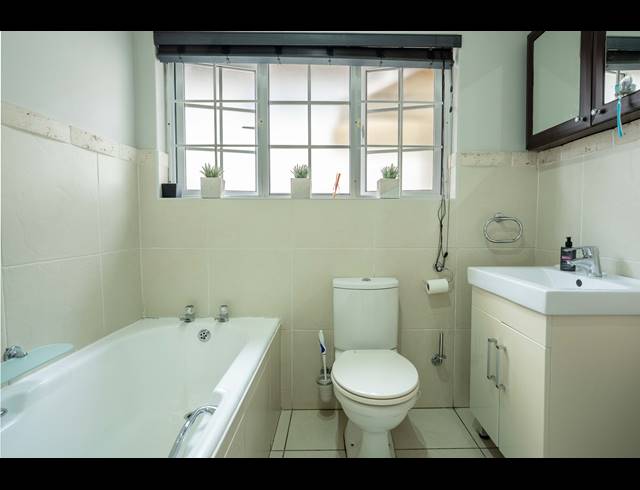 4 BEDROOM TOWNHOUSE FOR SALE IN GILLITTS